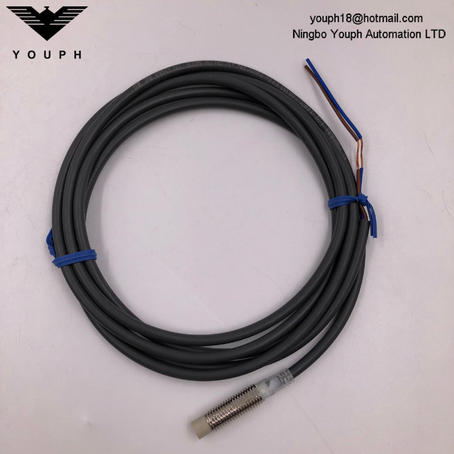 Omron E2E-X4MD1-Z E2E SIGUIENTE SENSOR DE Proximidad de cable DC 3