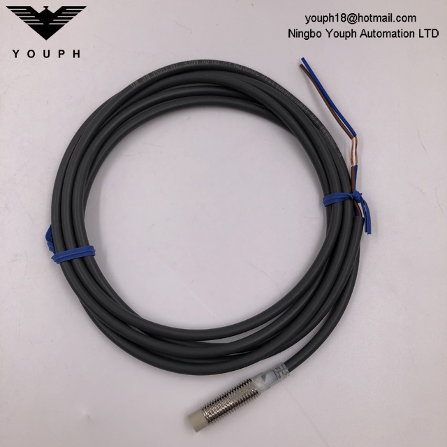 Omron E2E-X4MD1-Z E2E SIGUIENTE SENSOR DE Proximidad de cable DC 3