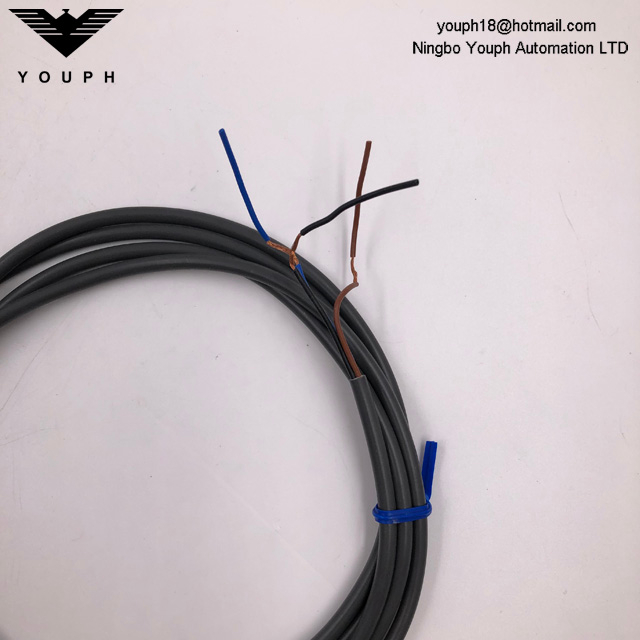 Omron E2E-X1R5E2-Z E2E Next Series Sensor de proximidad