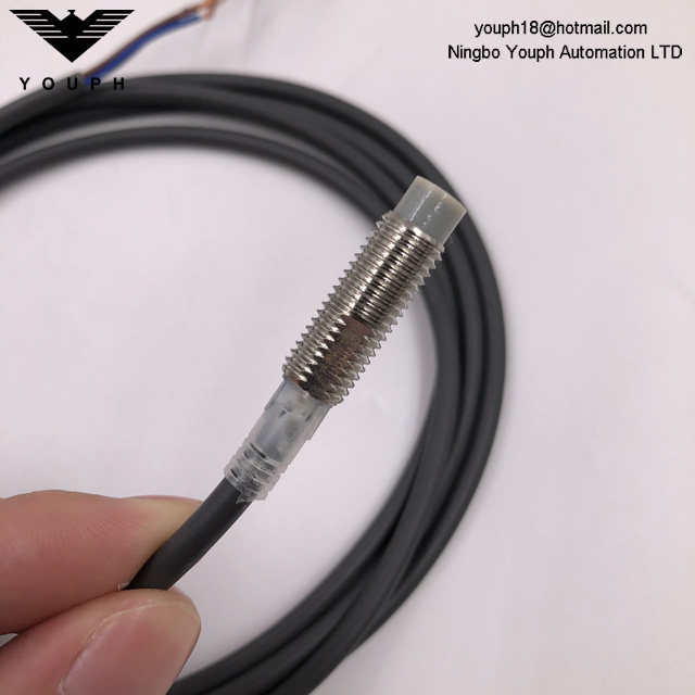 Omron E2E-X2ME1-Z E2E SENSOR DE PROXIMACIÓN SIGUIENTE