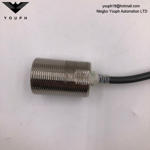 Omron E2E-X10D1-NZ E2E SIBLE DE POWER SENSOR DE PODER DC