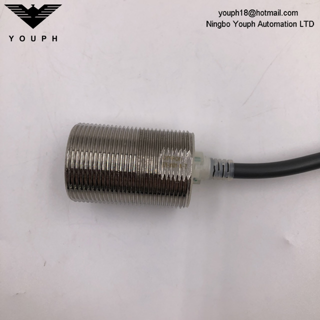 Omron E2E-X10D1-NZ E2E SIBLE DE POWER SENSOR DE PODER DC
