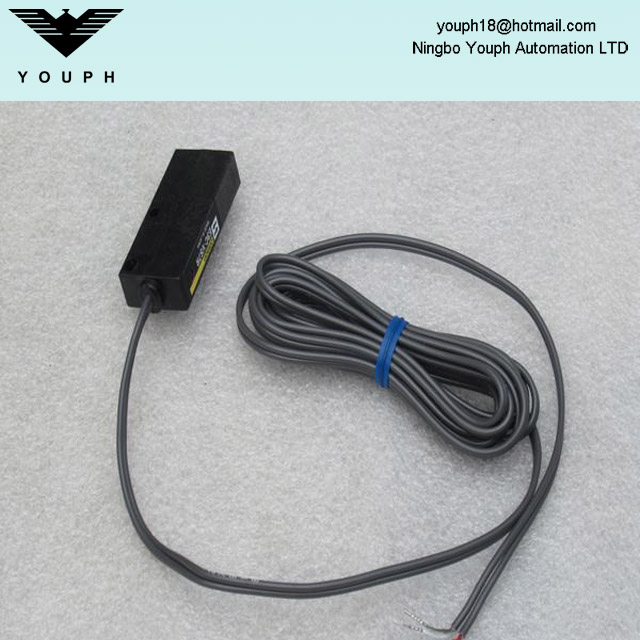 Sensor fotoeléctrico de amplificador compacto Omron E3C-VS7R