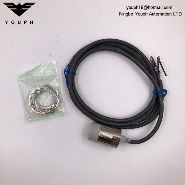 Omron E2E-X18MF1-Z E2E SIGUIENTE SENSOR DE PODER DC POWER Proximity